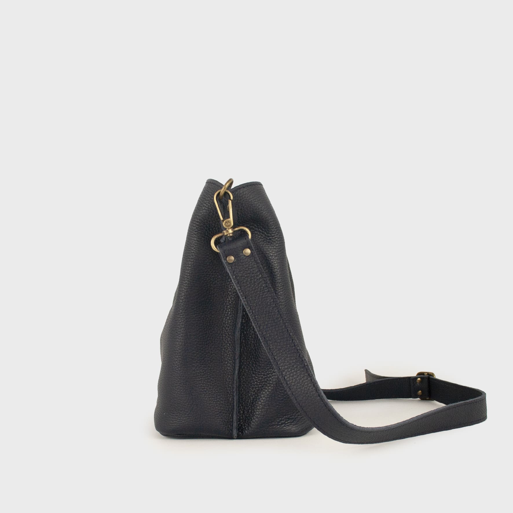 Handmade leather crossbody bag